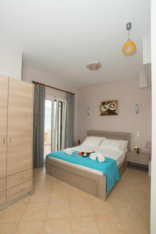Blue Bay Apartments Sívota الغرفة الصورة